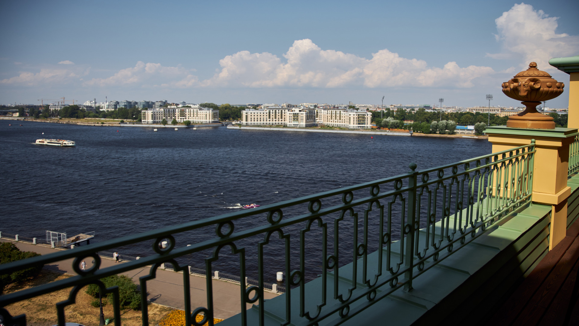 гостиница санкт петербург вид на неву