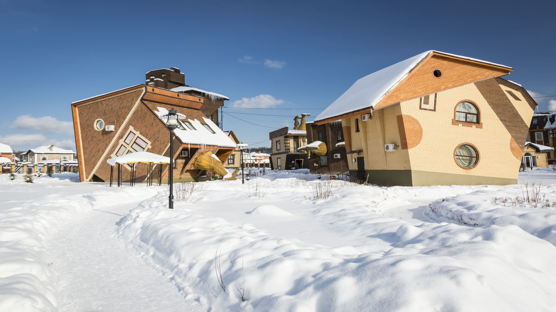 Лачи отель в подмосковье. Кантри клуб Лачи. Лачи паровоз. Лачи загородный клуб д. Лужки. Загородный клуб Лачи Пермский район.