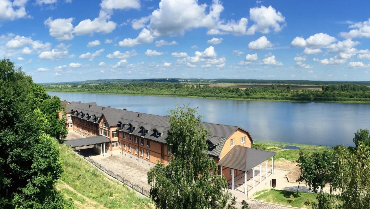 Пансионат на берегу реки Ока